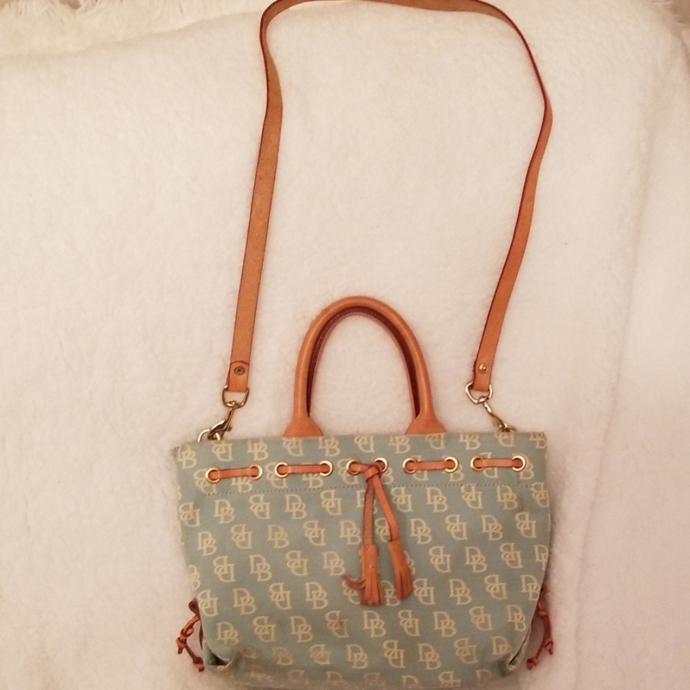 Dooney & Bourke Pocketbook
